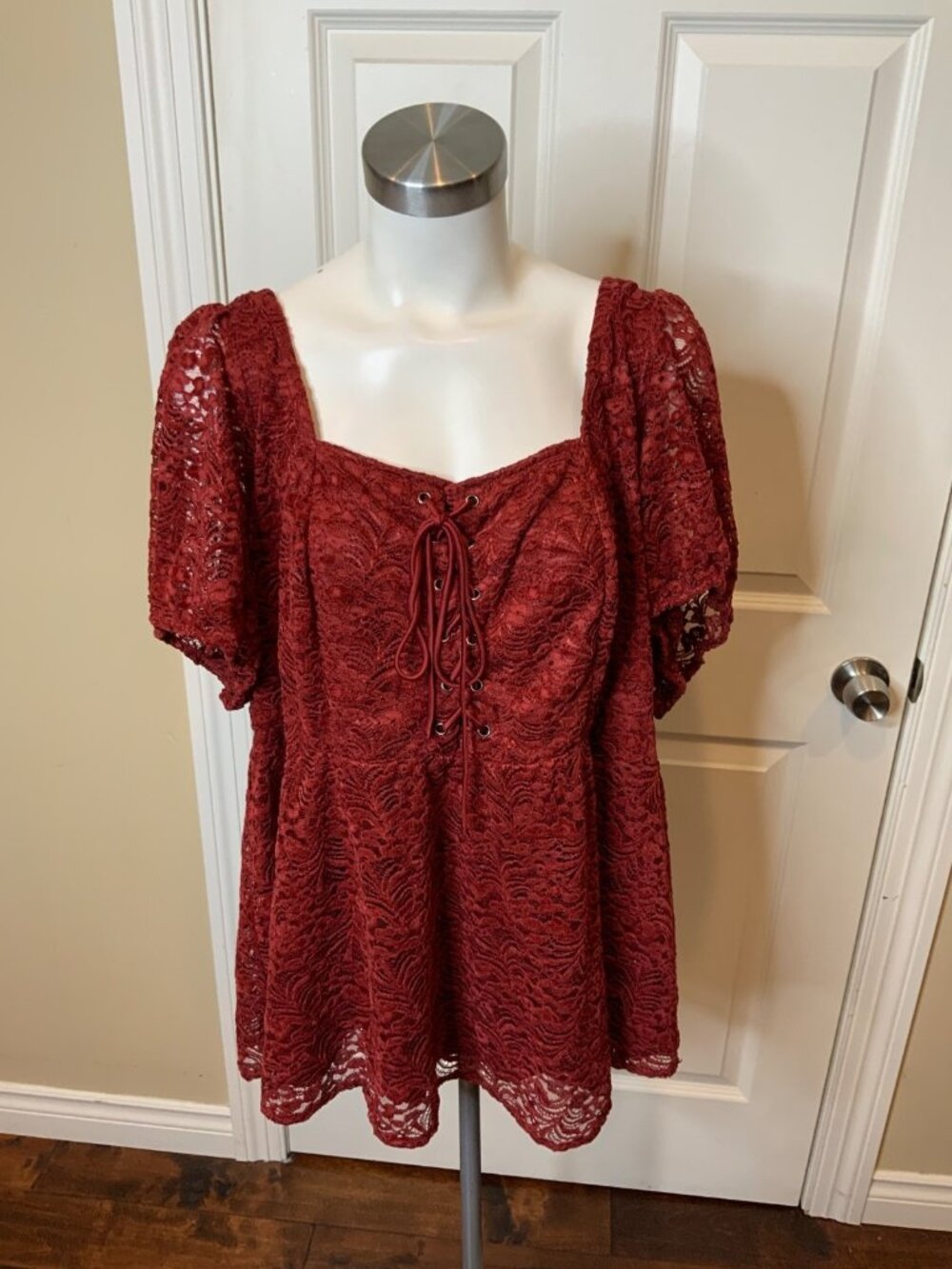 Torrid Maroon Puff Sleeve Lace Top, Size 26 (4)